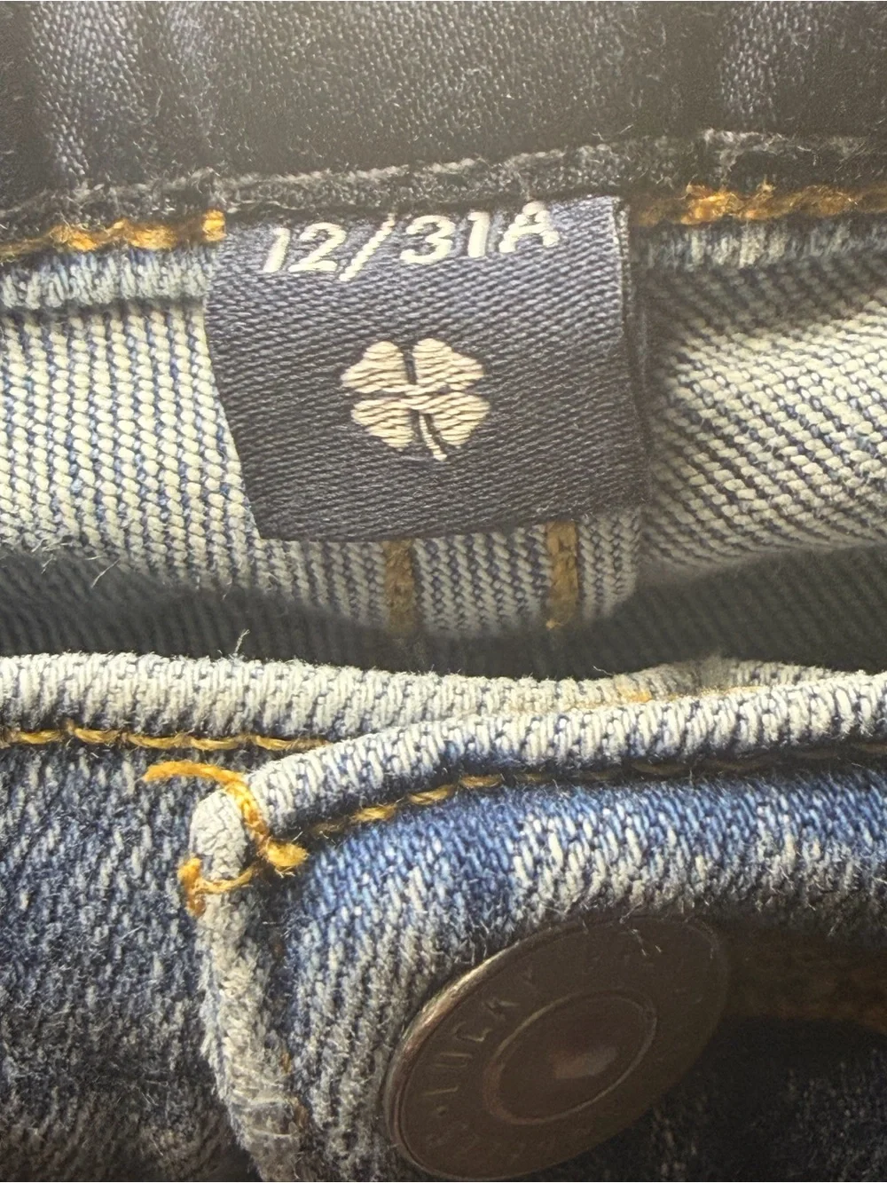 Lucky Brand Straight Leg Jeans in Washed Blue size 12